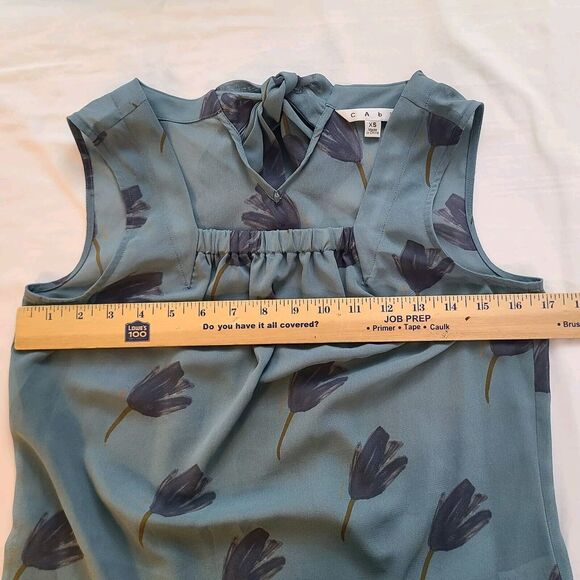Cabi 984 Semi Sheer Blue Green Tulip Pleated Tie Back Sleeveless Blouse Size XS - Picture 8 of 10